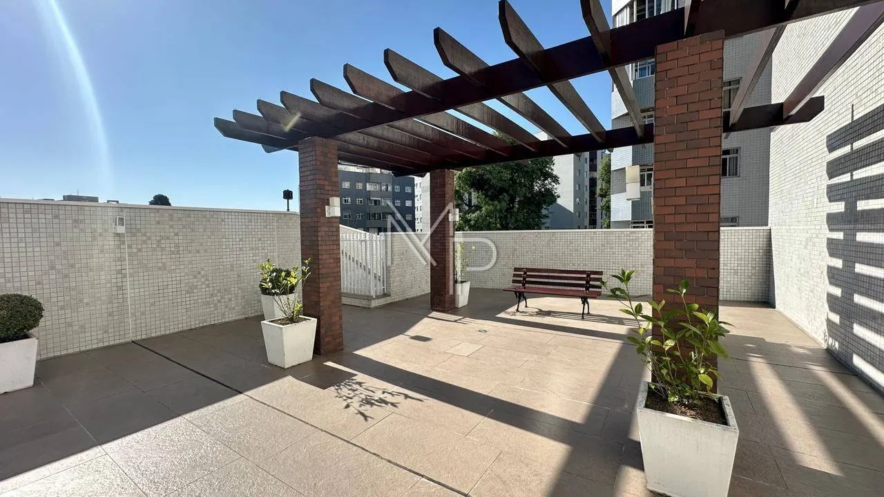 3-bedroom apartment with a grill on the balcony — photo 40