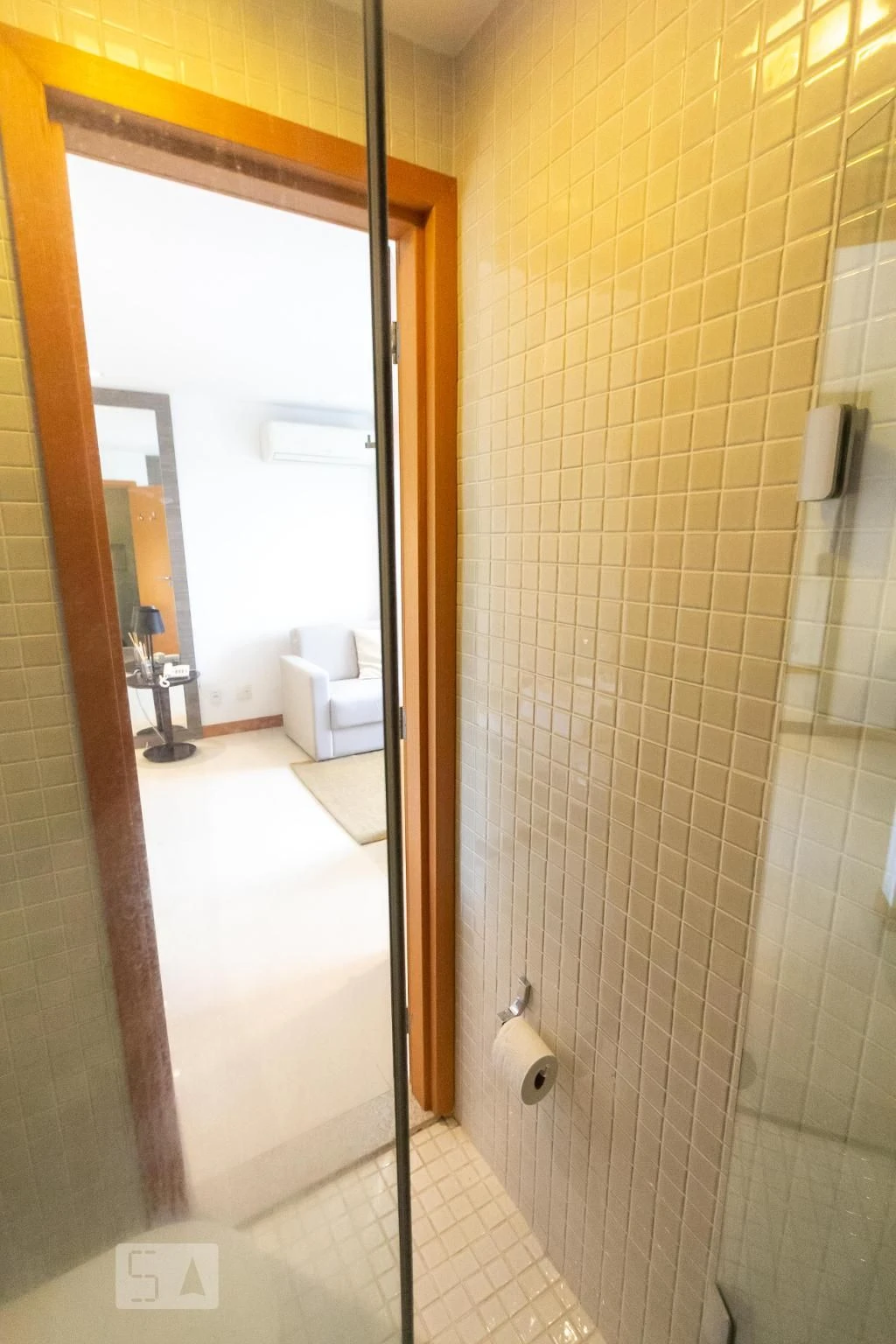 Furnished 1-bedroom apartment with private garden — photo 46