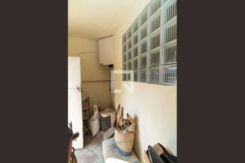 1-bedroom apartment with open-plan kitchen and balcony — photo 25