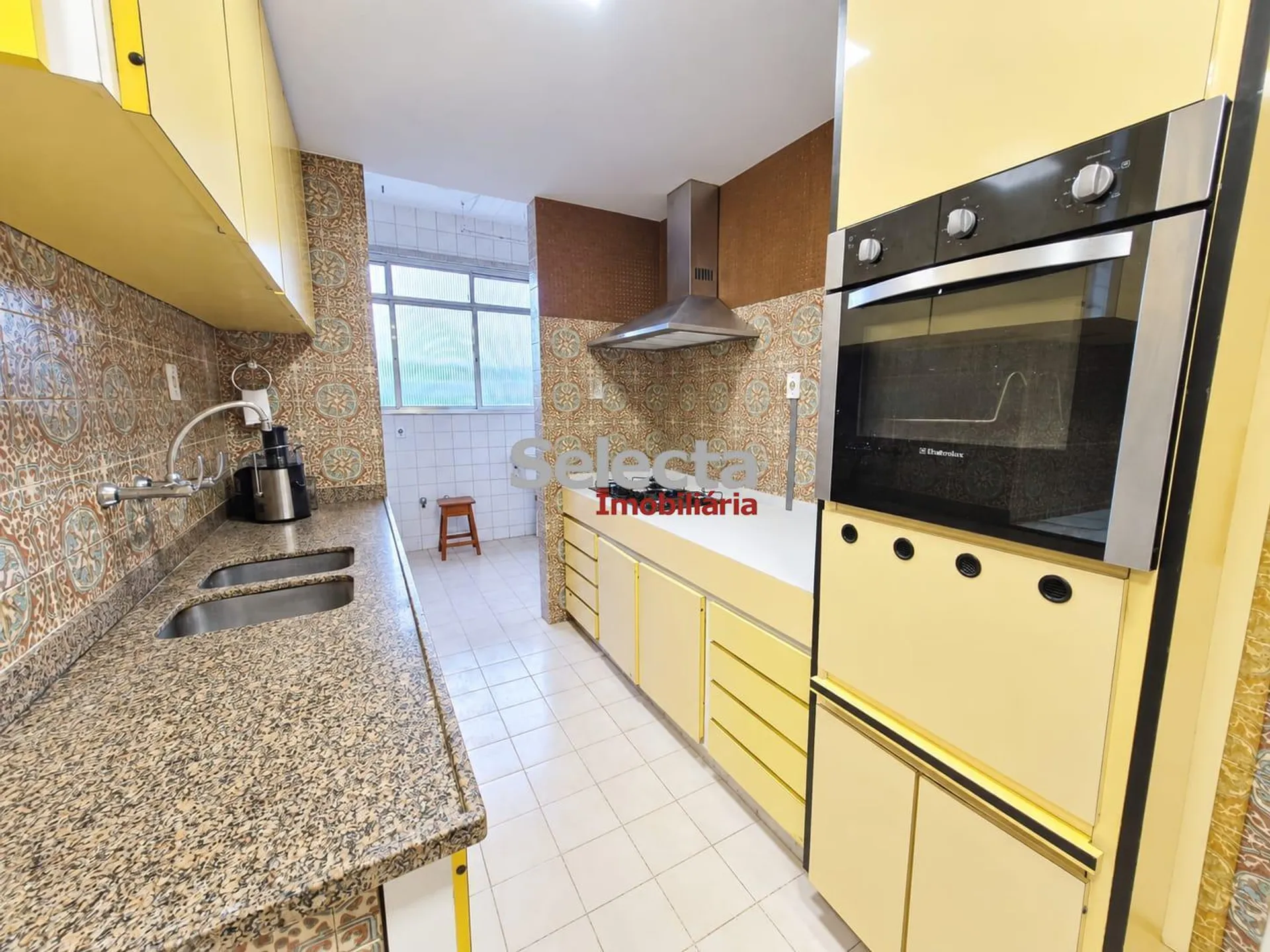 Apartment, 160 m², with wood or laminate floors — photo 5
