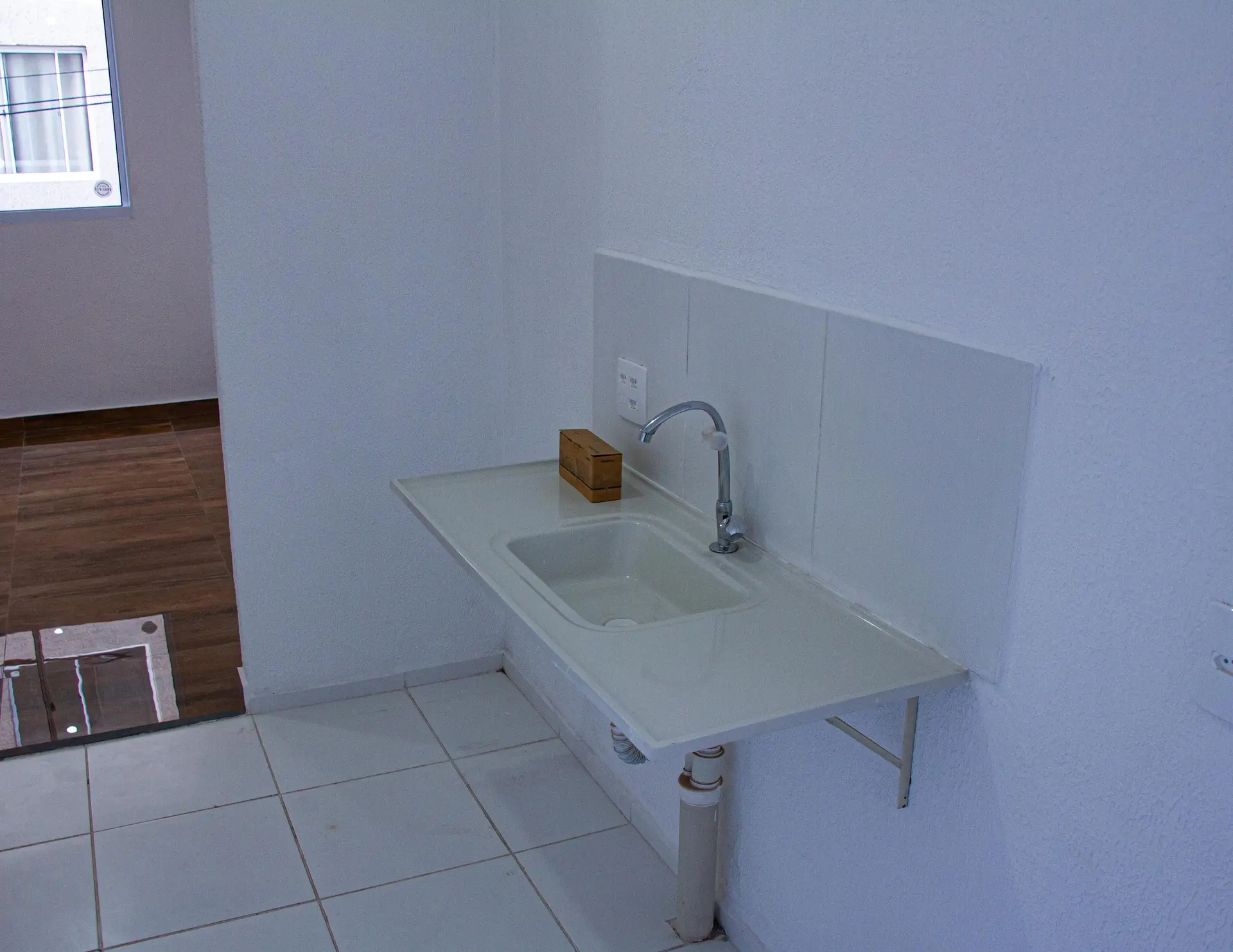 2-bedroom unfurnished apartment with private garden