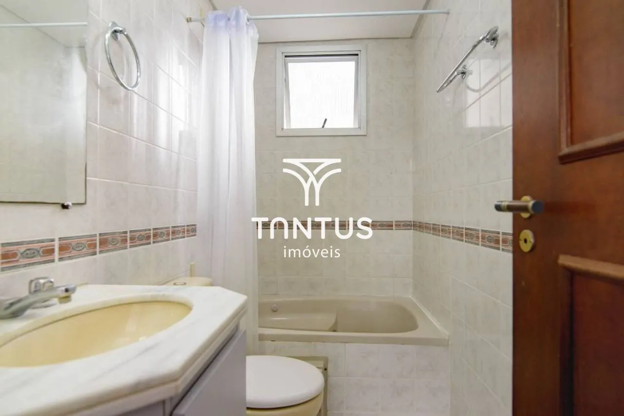65 m² apartment with a grill on the balcony and a bathtub — photo 45