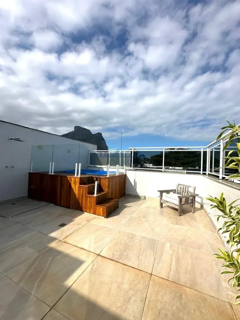Furnished apartment, 400 m², with a glass-enclosed balcony — photo 9