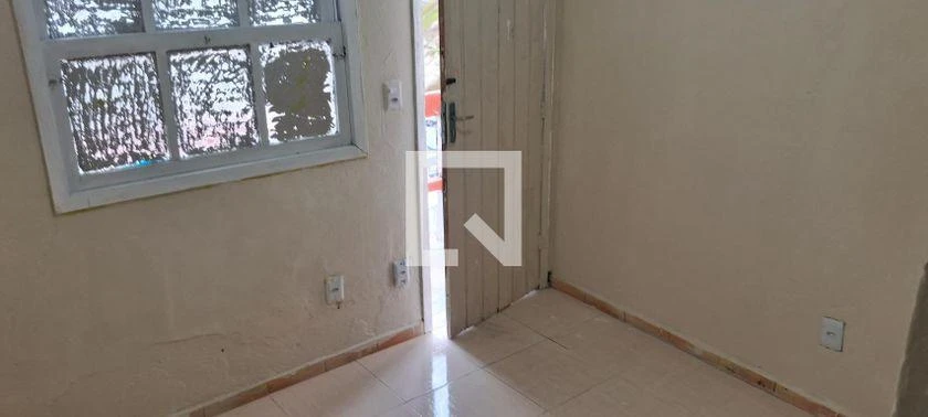 One-bedroom apartment in a building with a pool — photo 7