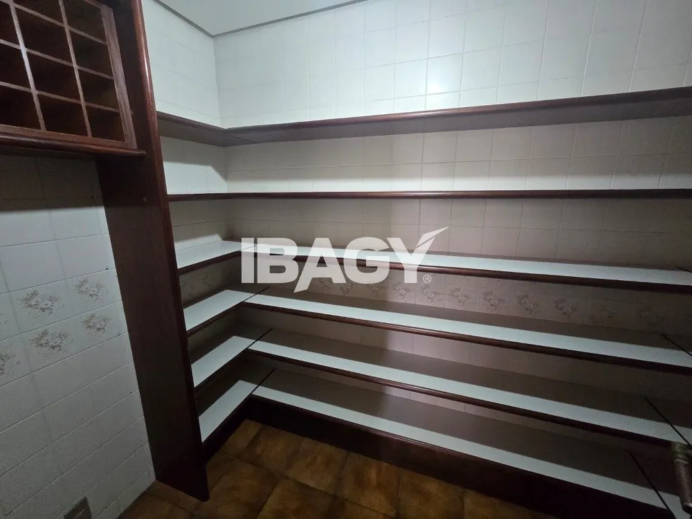 Furnished 512 m² apartment with a enclosed balcony — photo 6