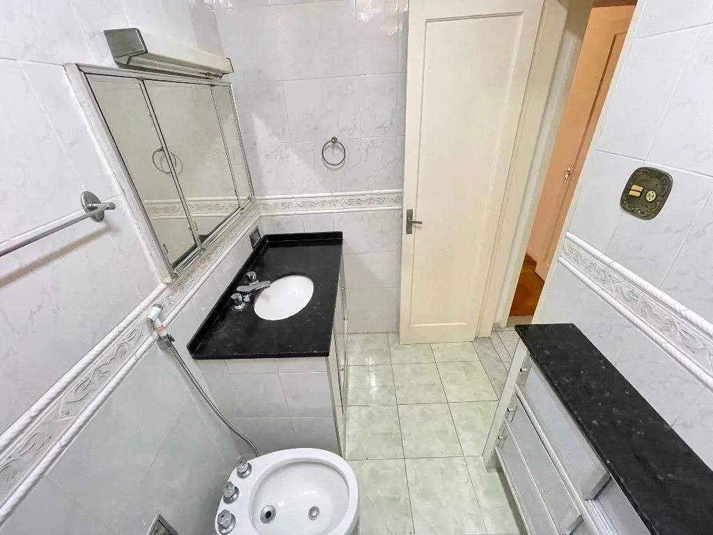 Wood or laminate floors in a 2-bedroom apartment, 75 m² — photo 21