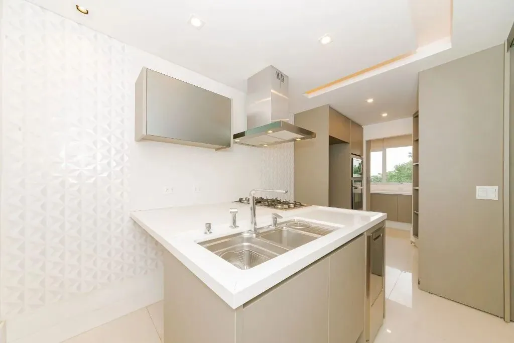 2-bedroom apartment with 2 en-suite bathrooms; 331 m² — photo 10