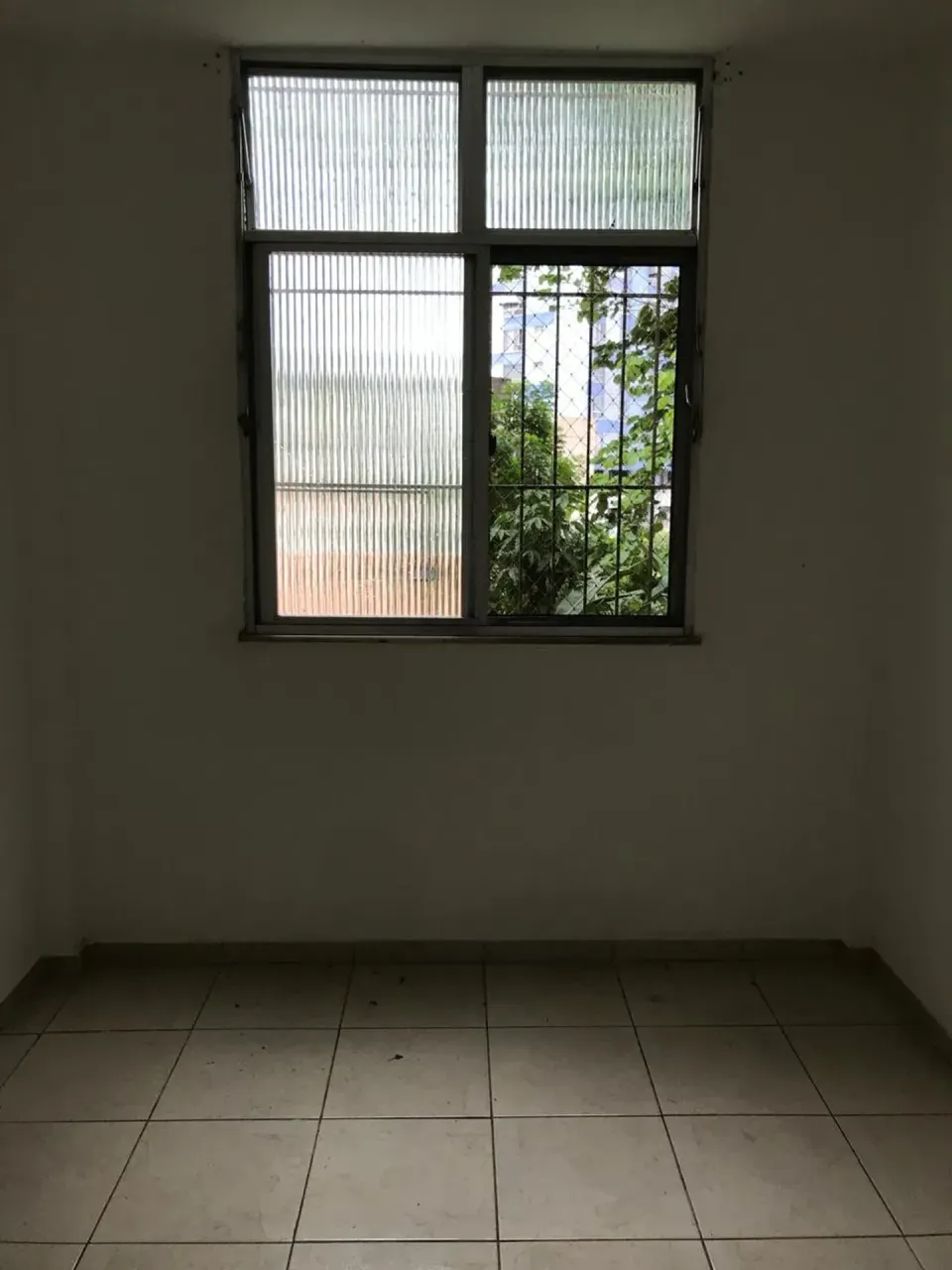 2-bedroom apartment with 1 bathroom and no parking — photo 3