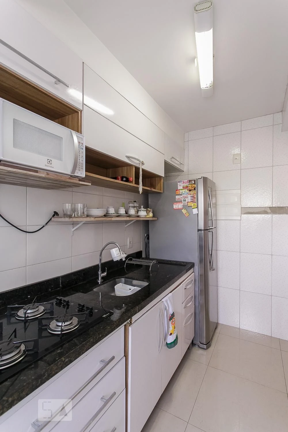 Furnished 2-bedroom apartment with a balcony — photo 14