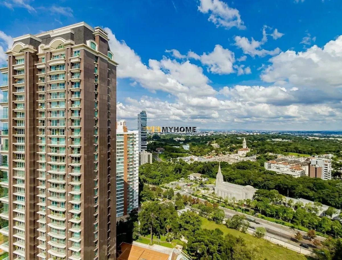 Furnished apartment with 3 en-suite bedrooms and balcony — photo 12