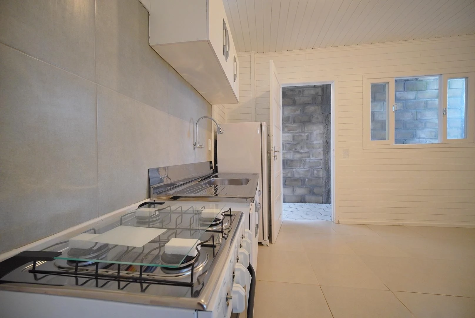One-bedroom, 24 m² house in Florianópolis — photo 3