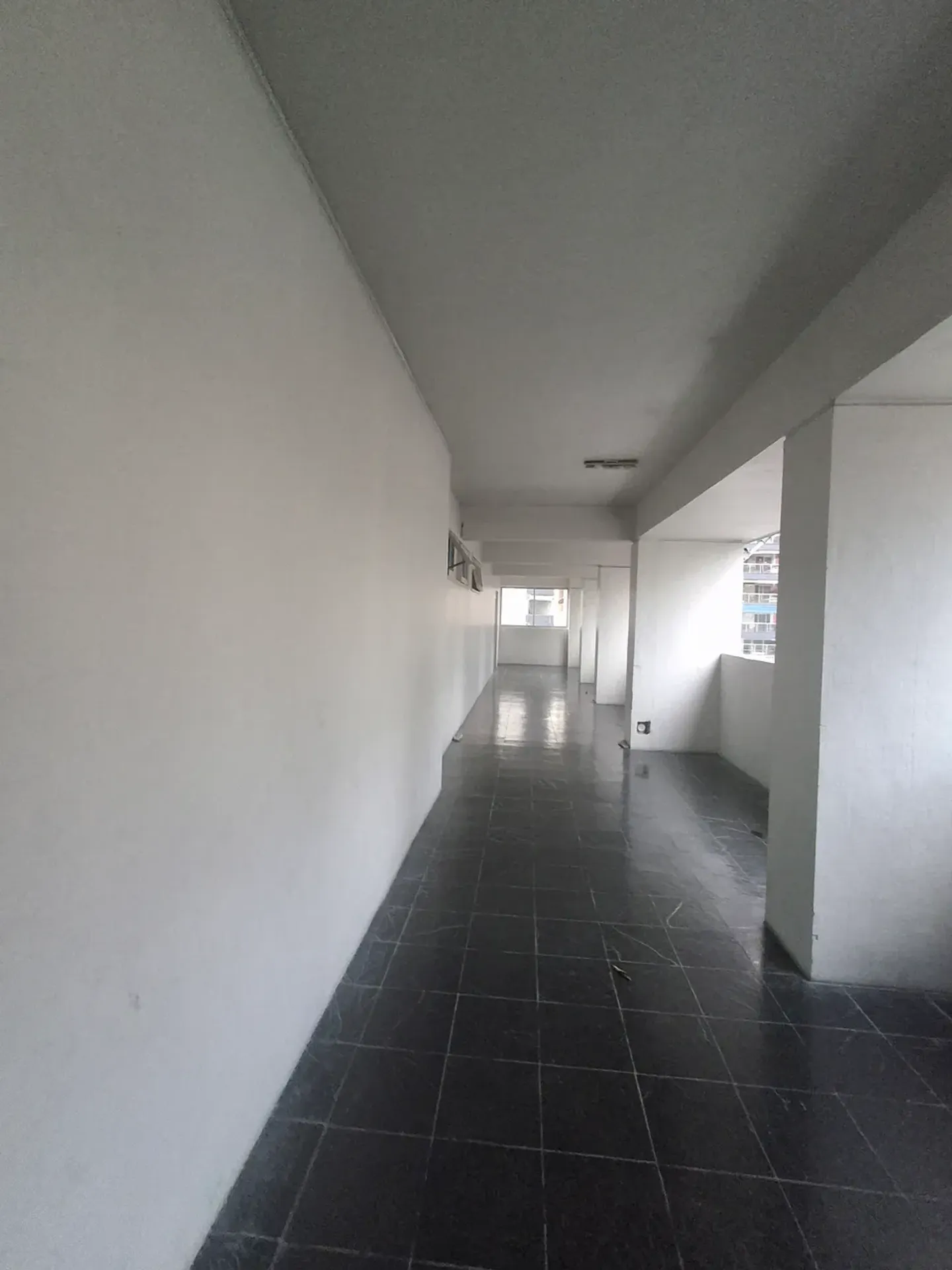 Rental apartment with 3 bedrooms and 3 bathrooms — photo 39