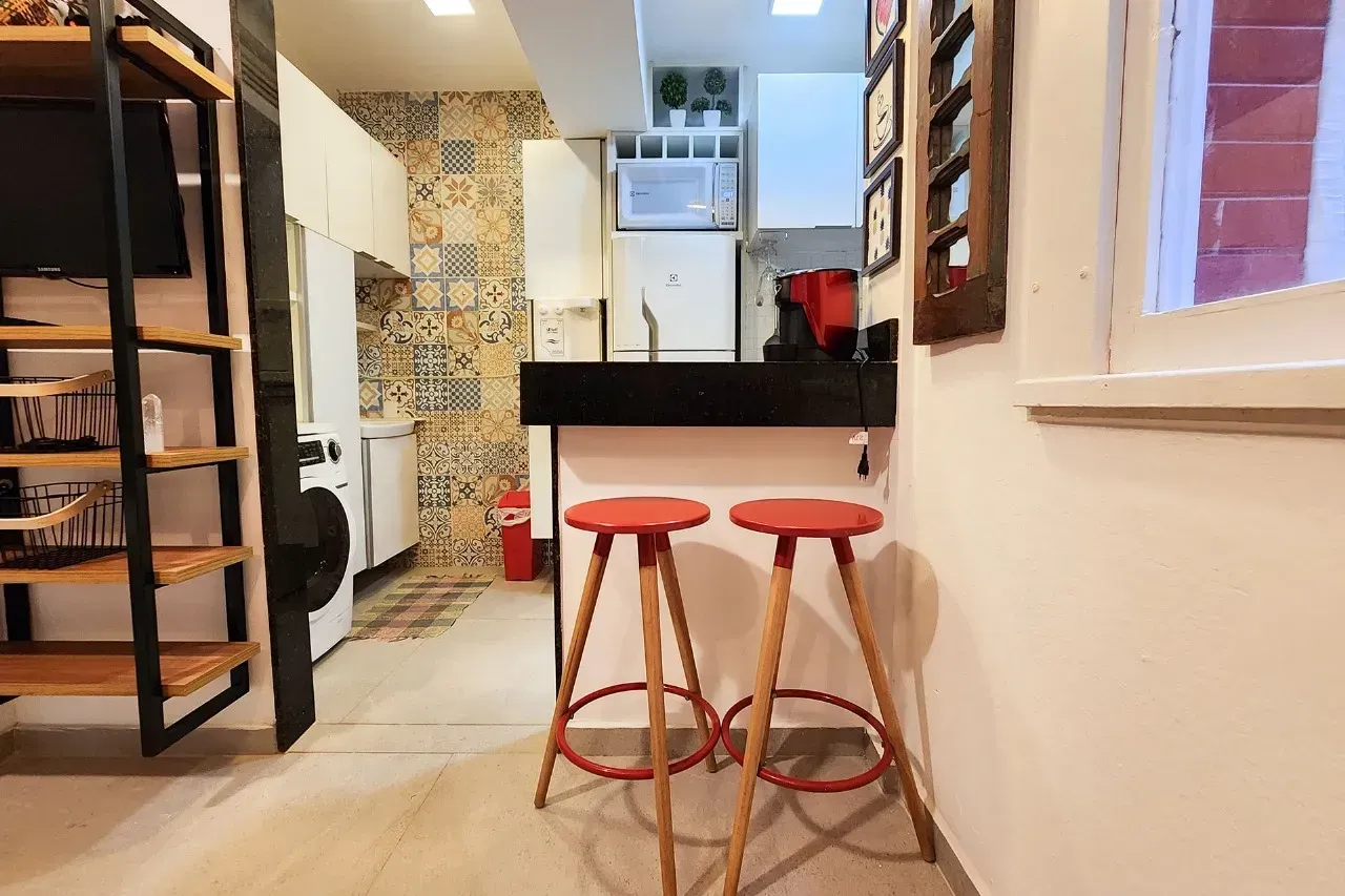 One-bedroom apartment with a washing machine — photo 5