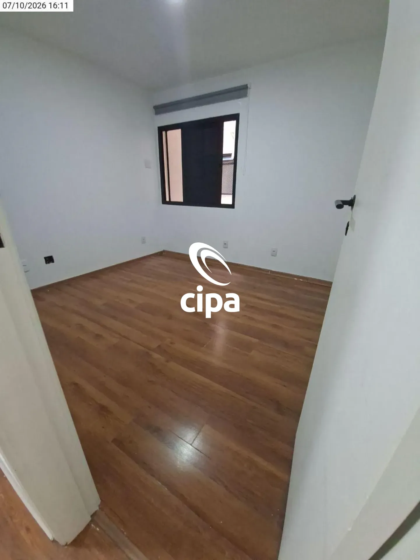 Apartment, 179 m², with wood or laminate floors — photo 8