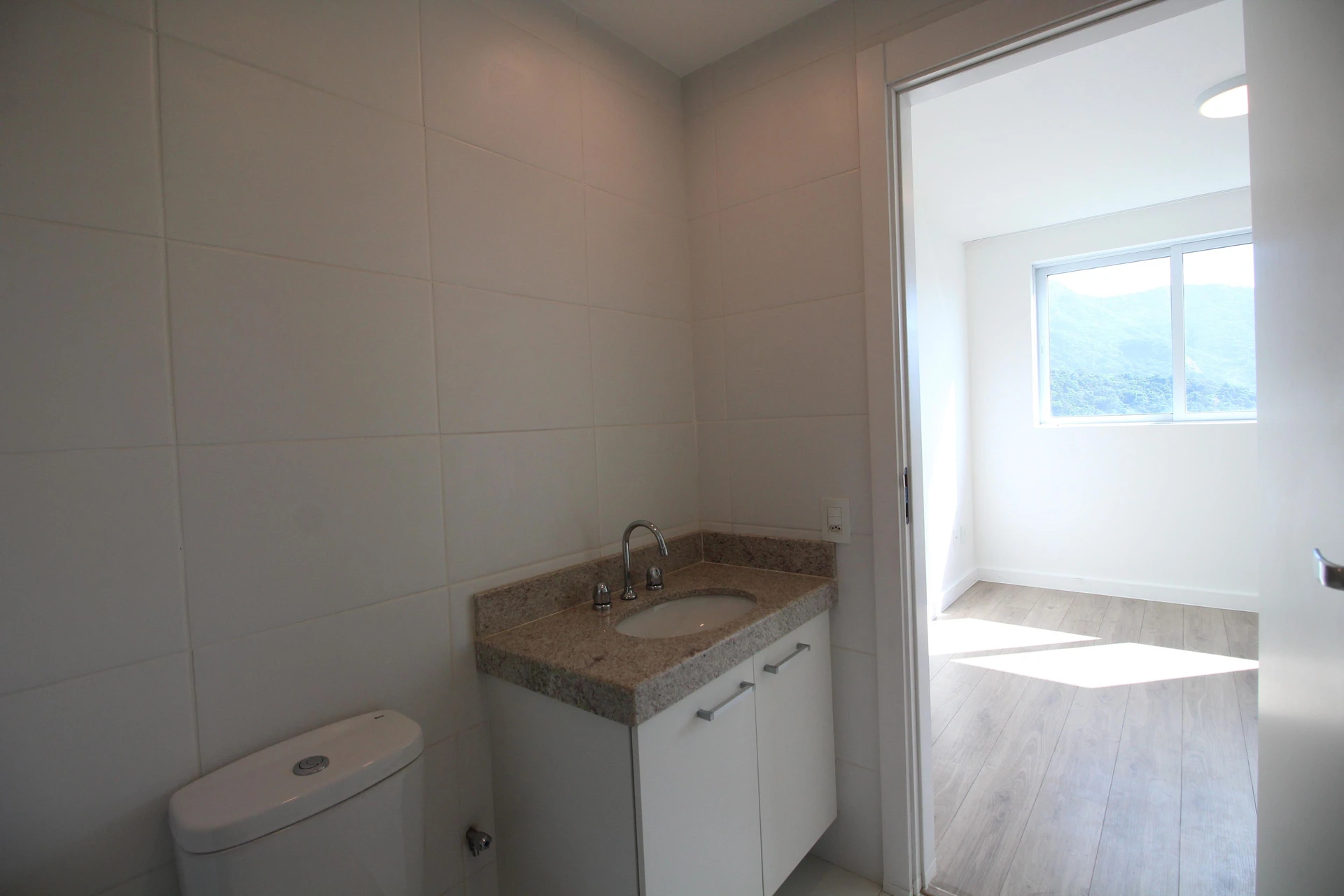 Apartamento de 2 quartos com janelas do piso ao teto — photo 44