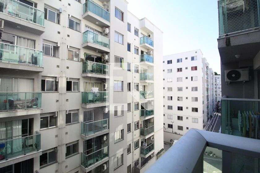Furnished apartment with a balcony and 2 bedrooms — photo 19