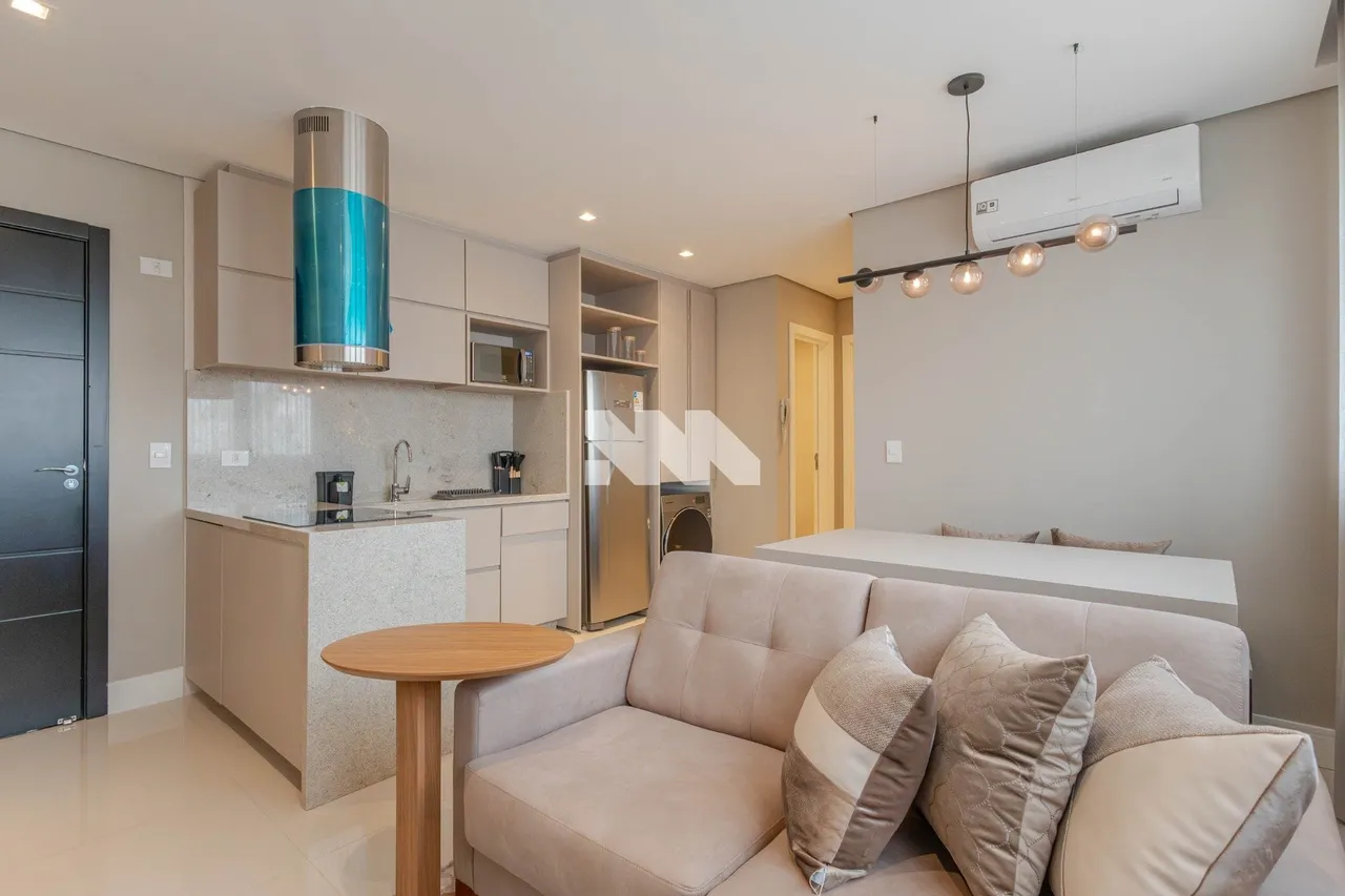 Furnished 1-bedroom apartment with open-plan kitchen — photo 4