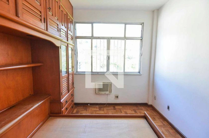 Walk-in closet in a 3-bedroom apartment, 90 m² — photo 19