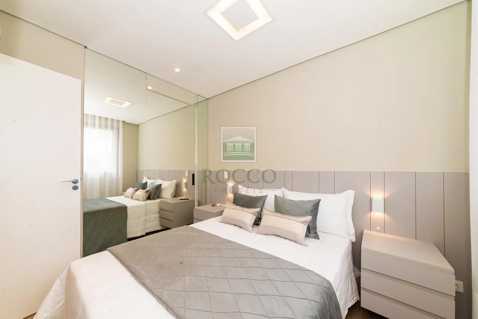 Furnished 1-bedroom apartment with 2 bathrooms — photo 16
