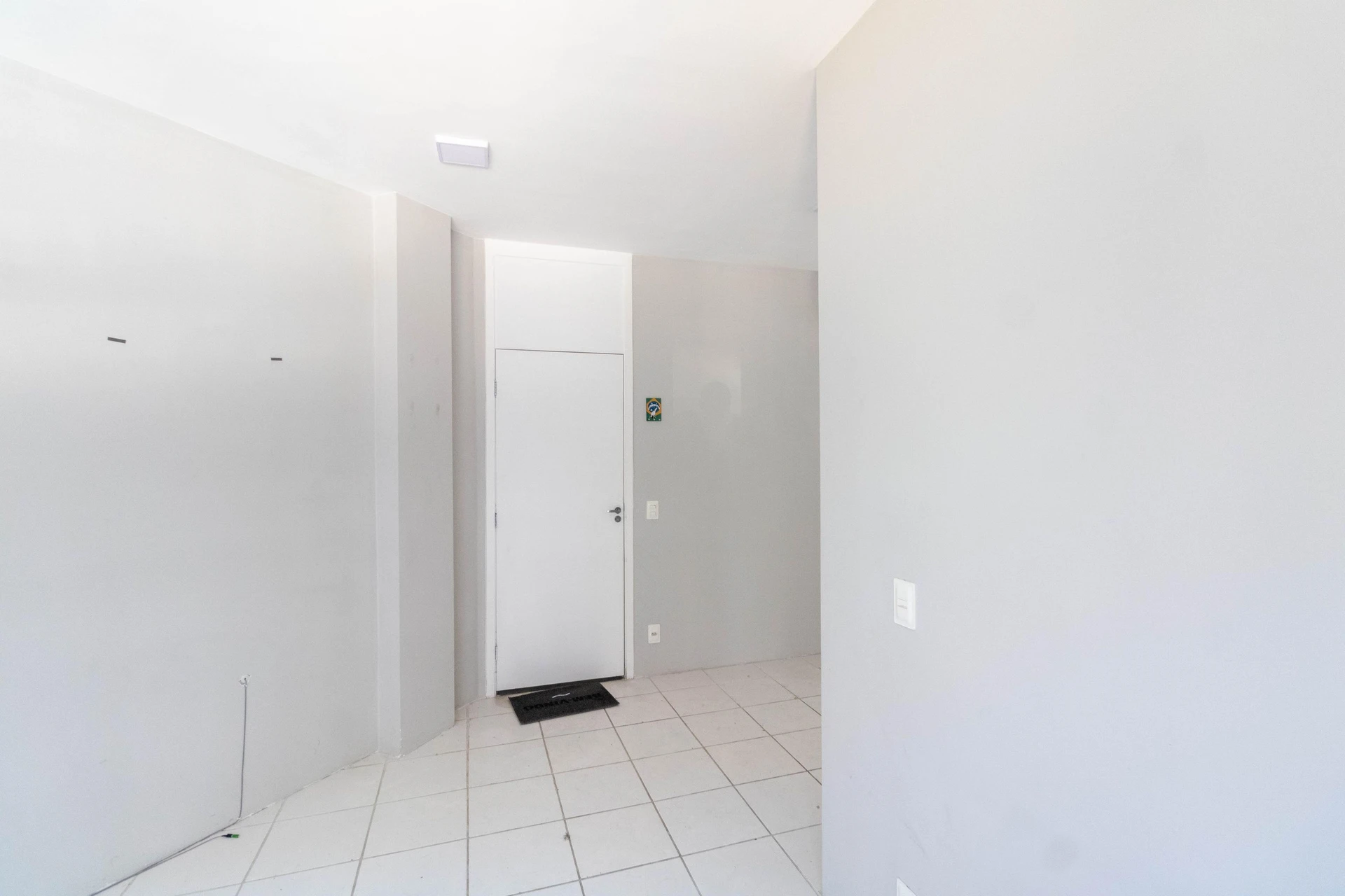 2-bedroom apartment in a building with a gym — photo 42