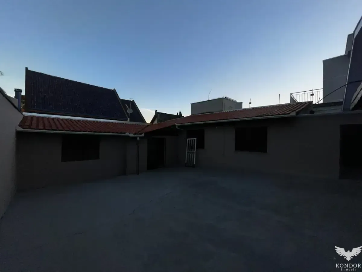 Single-level house with 220 m², 3 bedrooms and BBQ — photo 31
