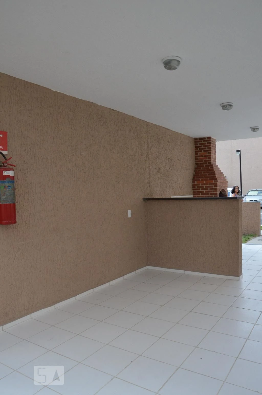 Balcony with a grill in a 2-bedroom apartment, 45 m² — photo 24