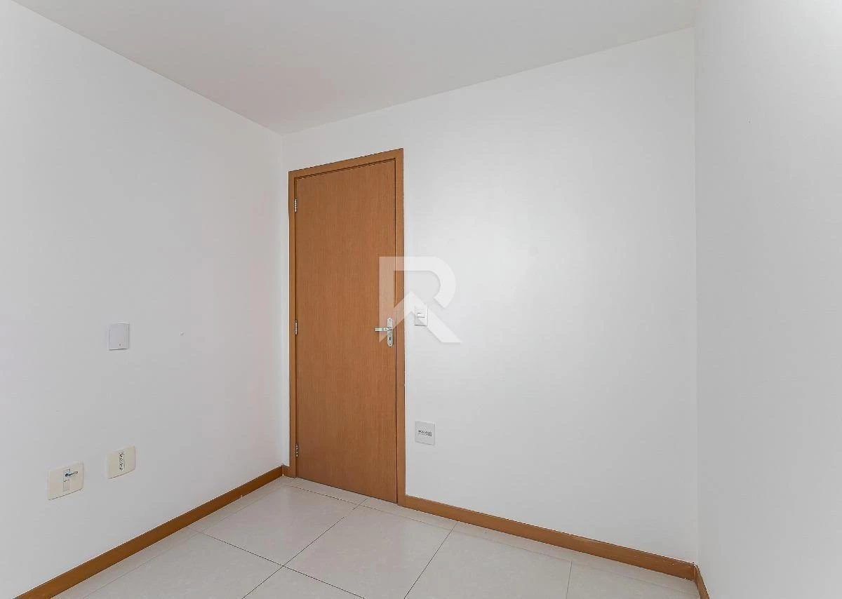 3-bedroom apartment in a building with a coworking space — photo 28