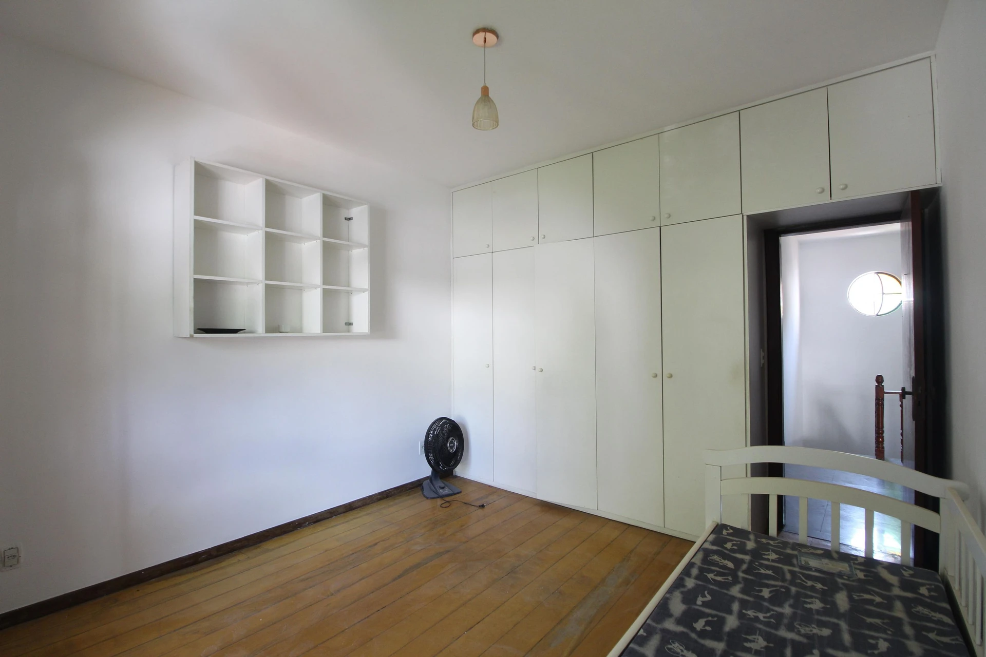House, 450 m², with a grill on the balcony — photo 21