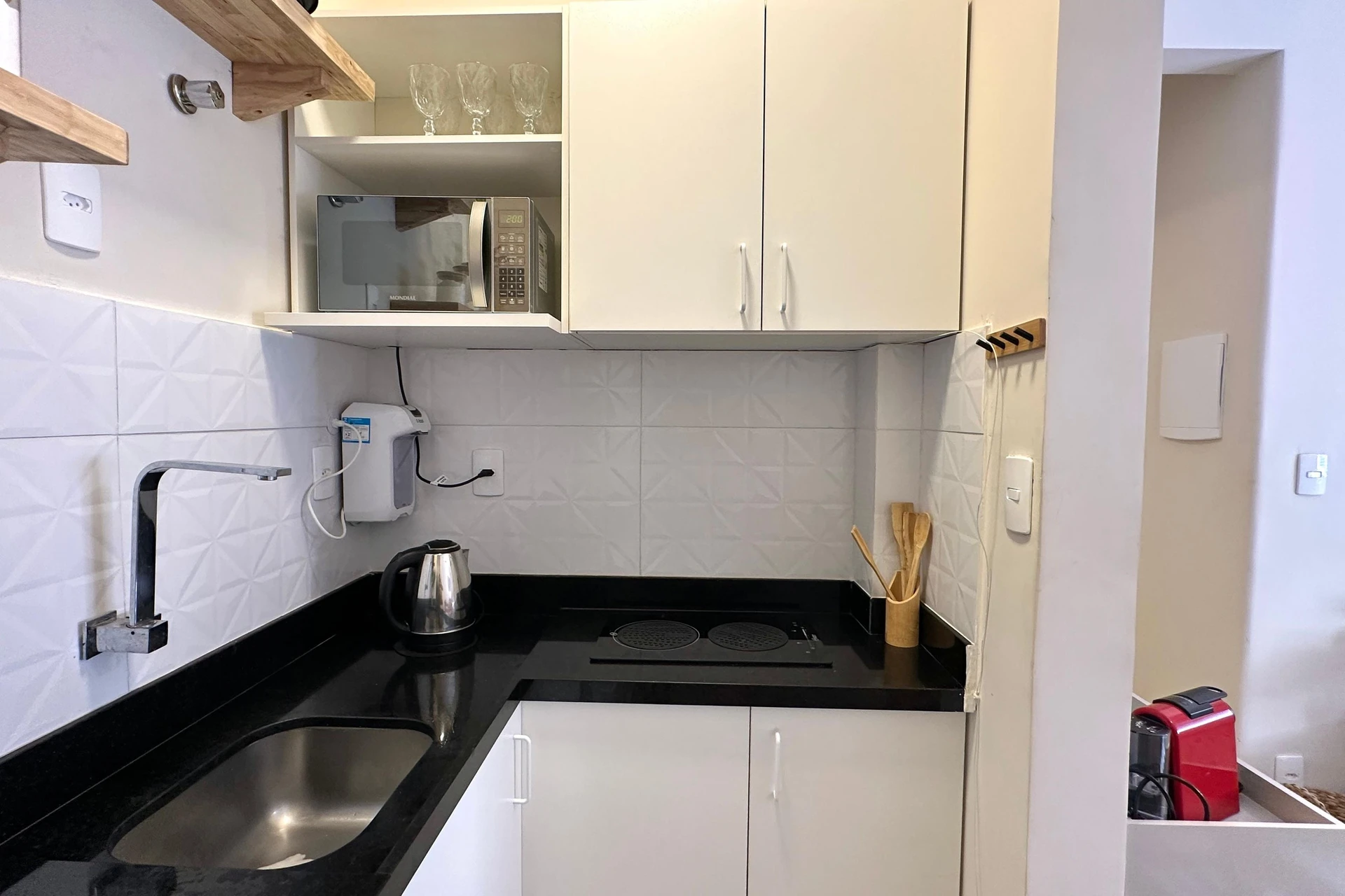 Furnished 1-bedroom apartment with 1 bathroom, no parking — photo 15