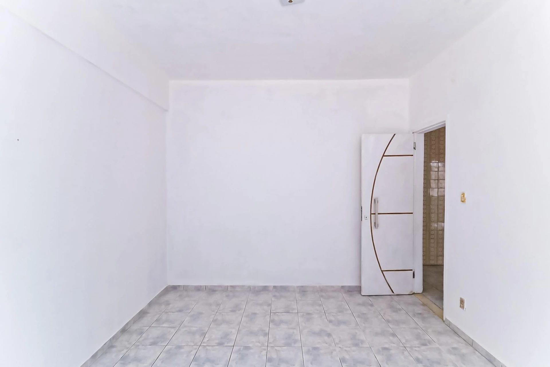 Rental apartment with 2 bedrooms and 1 bathroom — photo 33
