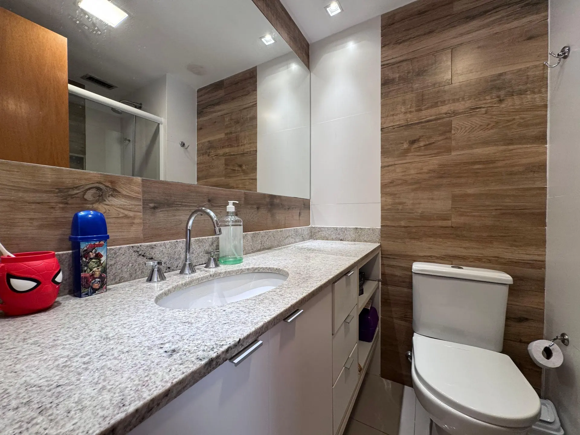 4-bedroom apartment with a glass-enclosed balcony — photo 52