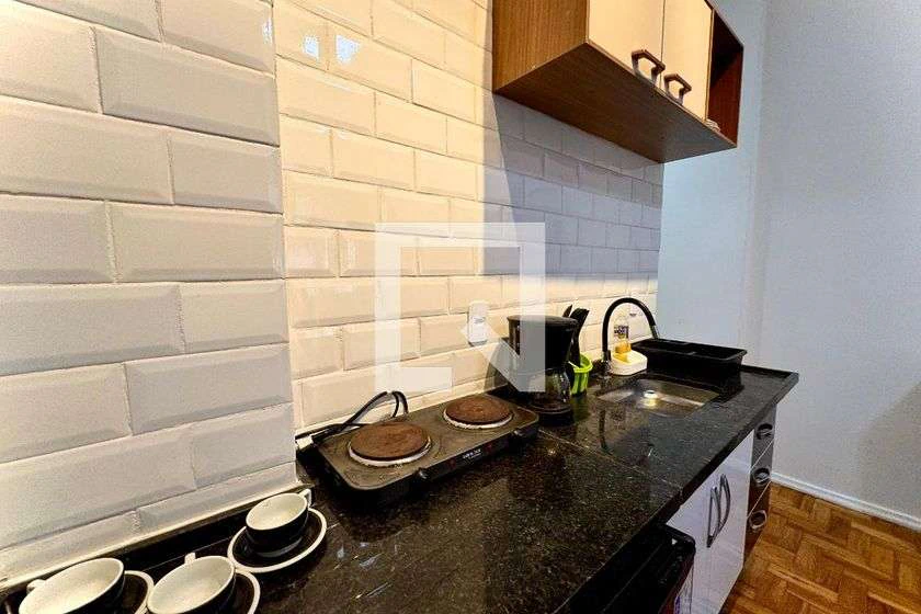 Furnished 24 m² studio with 1 bedroom and 1 bathroom — photo 5
