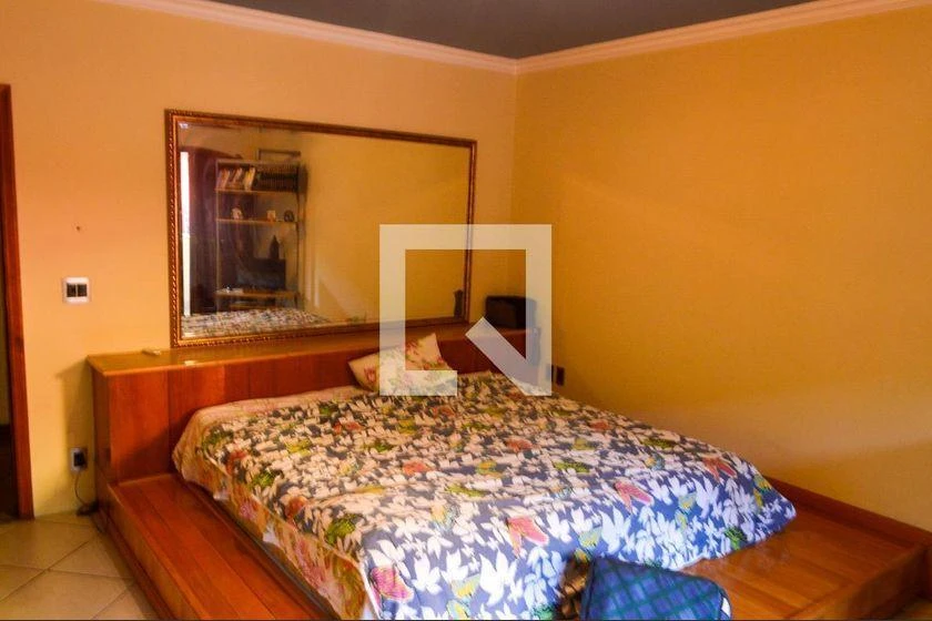 Furnished house with 4 bedrooms and 600 m² — photo 4