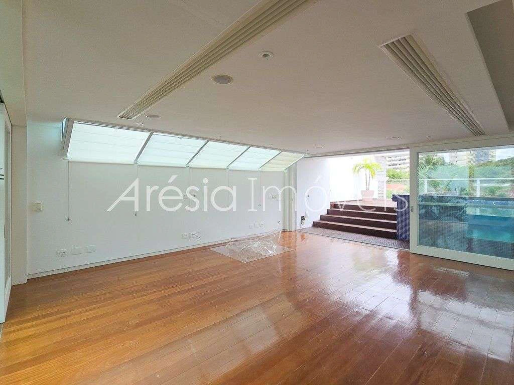 House with 3 en-suite bedrooms and 8 bathrooms 1100 m² — photo 3