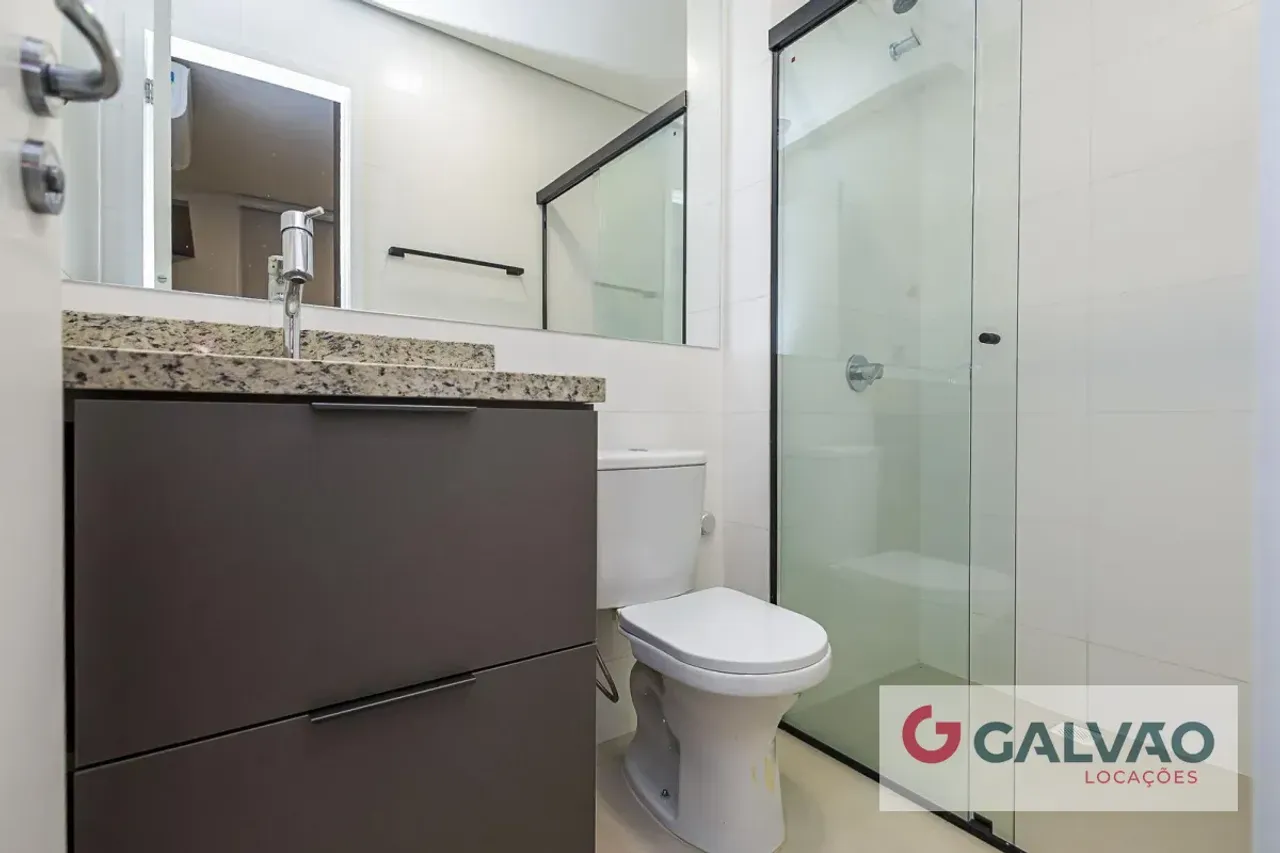 Furnished 1-bedroom apartment with glass shower — photo 17