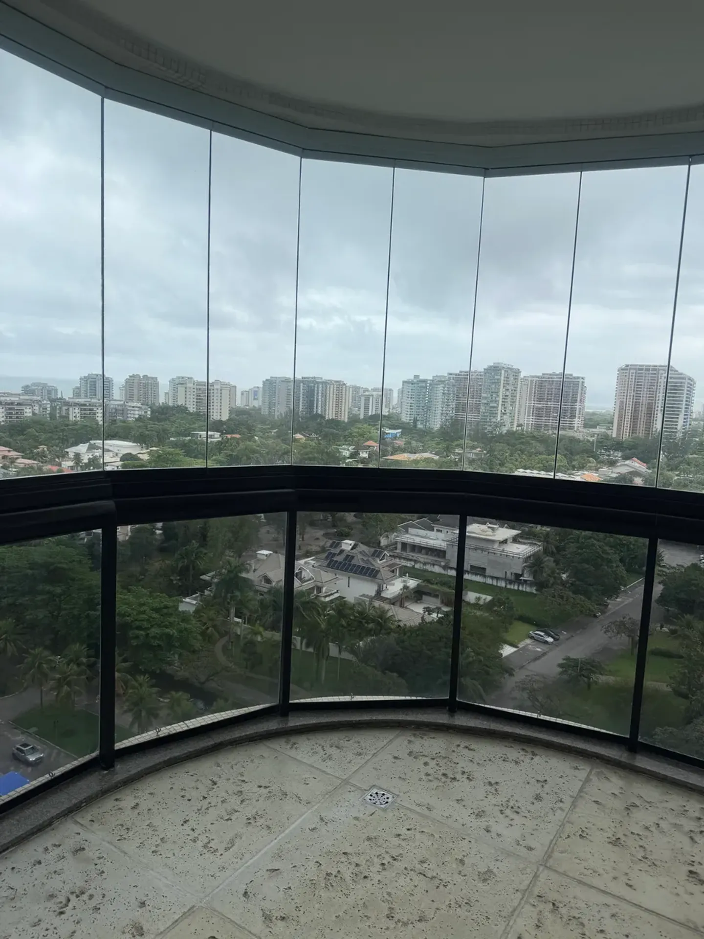 Apartamento de 2 quartos com varanda de vidro — photo 6