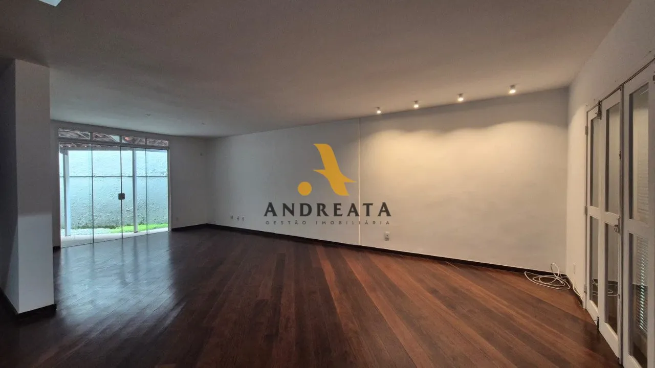 Unfurnished house with 5 bedrooms and 647 m² balcony — photo 22