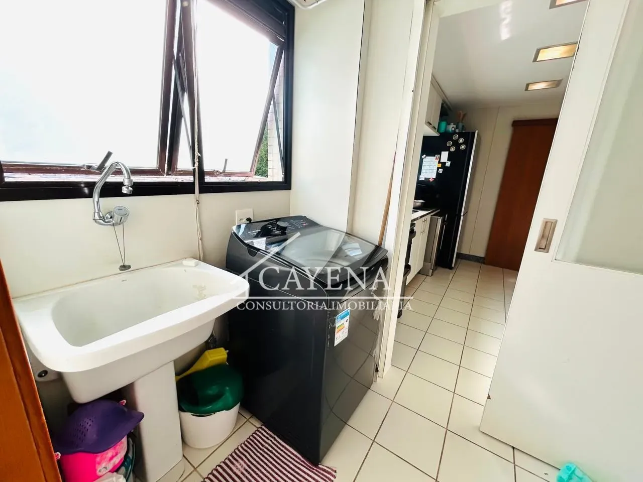4-bedroom apartment with a dishwasher — photo 15