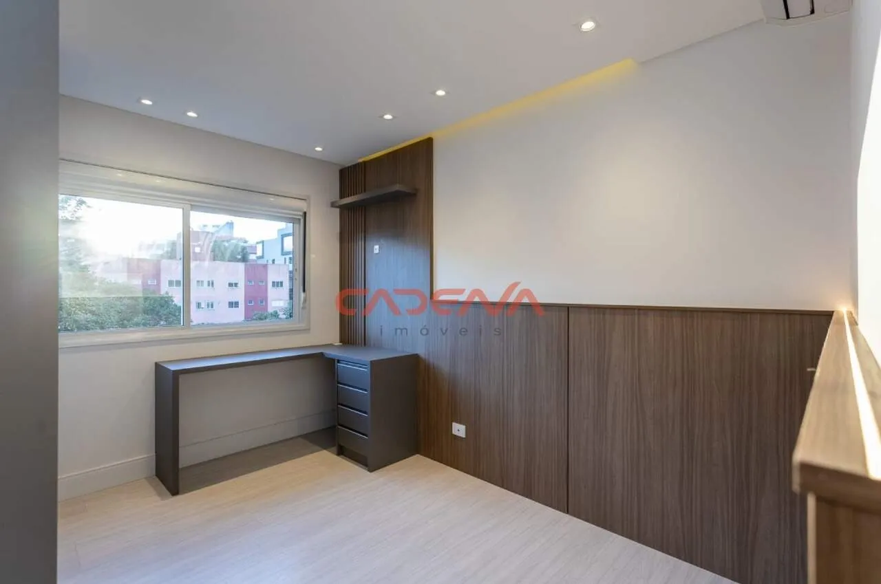 Unfurnished 4-bedroom apartment with private BBQ — photo 15
