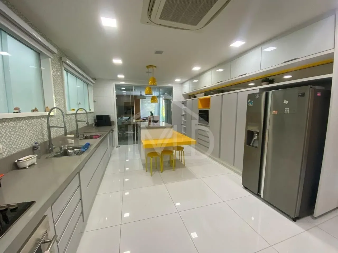 Furnished house with 5 en-suite bedrooms and pool — photo 48