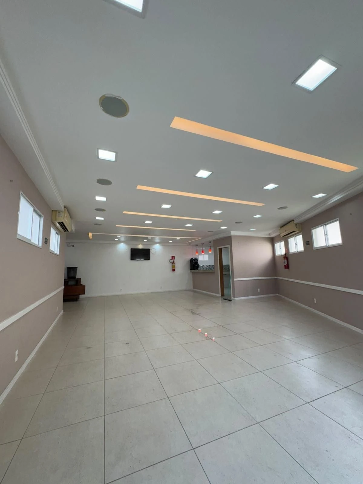 Apartamento de 3 quartos em condomínio com piscina — photo 17
