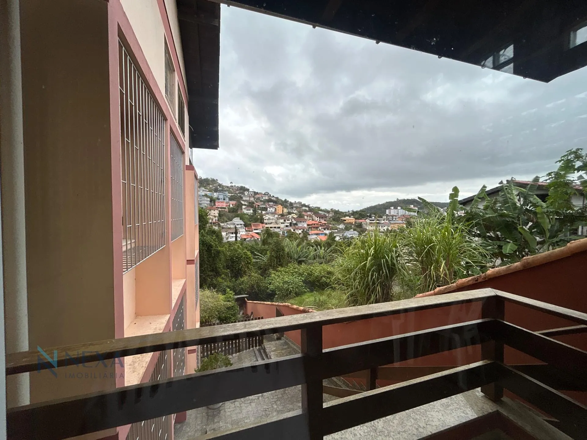 House with 5 bedrooms and 499 m², 2 en-suites — photo 50
