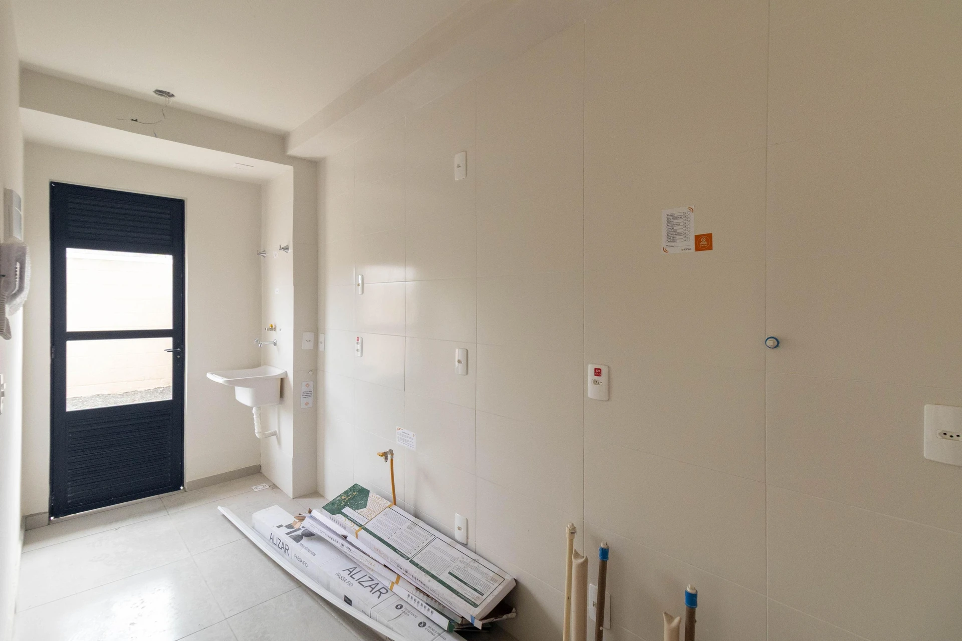 2-bedroom apartment with a grill on the balcony — photo 14