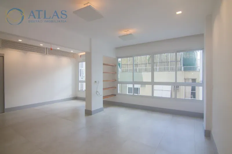 Apartamento, 90 m², com janelas do piso ao teto — photo 3