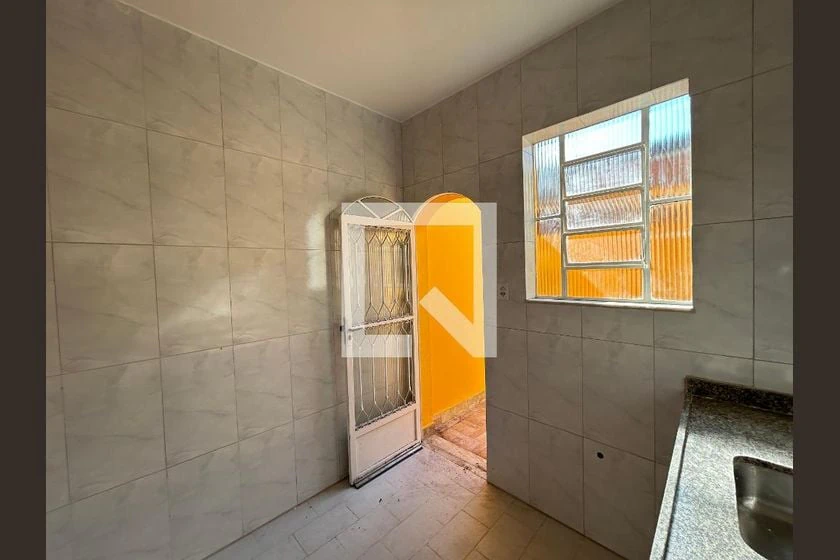 Balcony with a grill in a one-bedroom house, 62 m² — photo 22