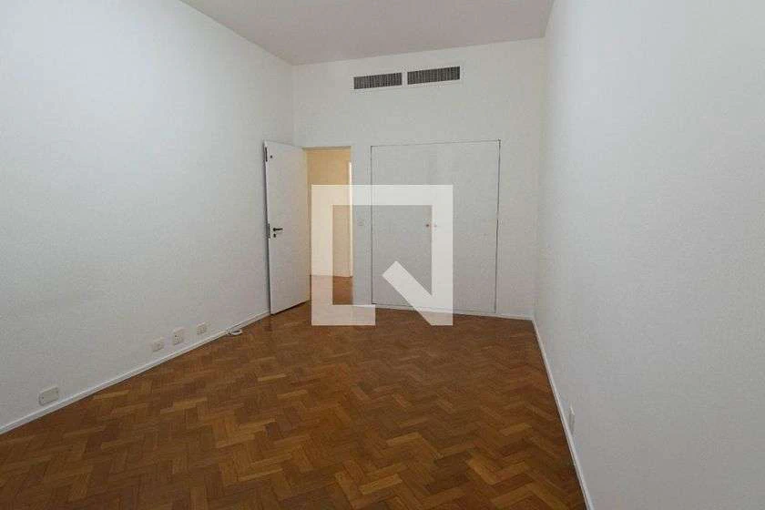 Rental apartment with 4 bedrooms and 4 bathrooms — photo 10