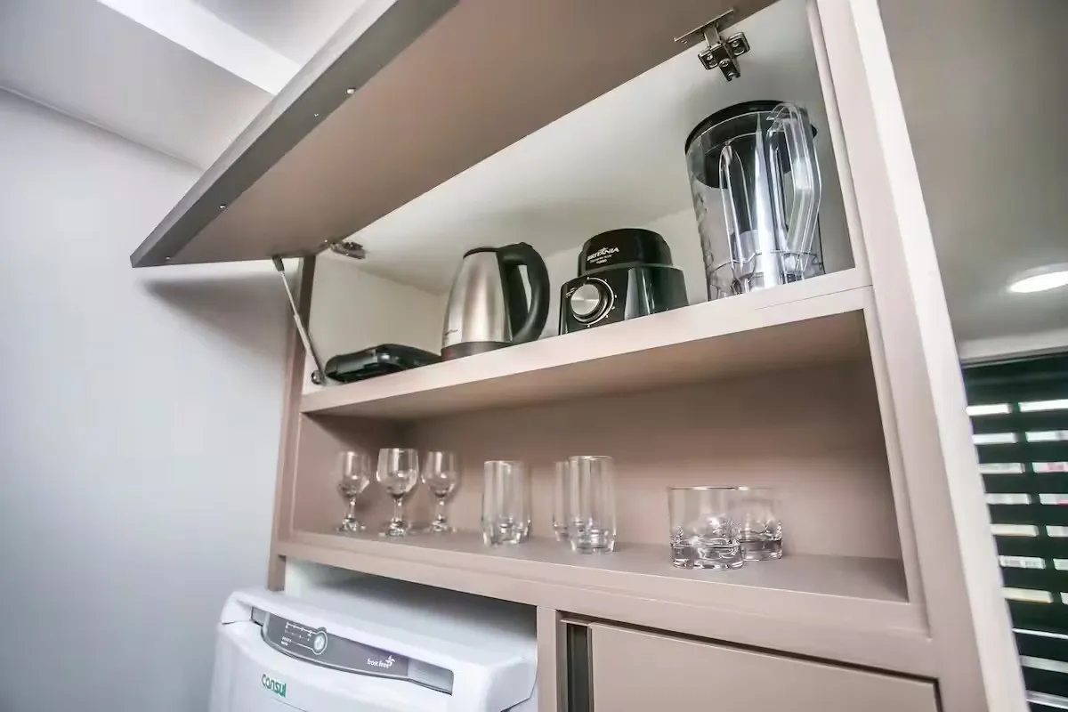 Studio de 28 m² com cozinha americana e sacada de vidro — photo 39