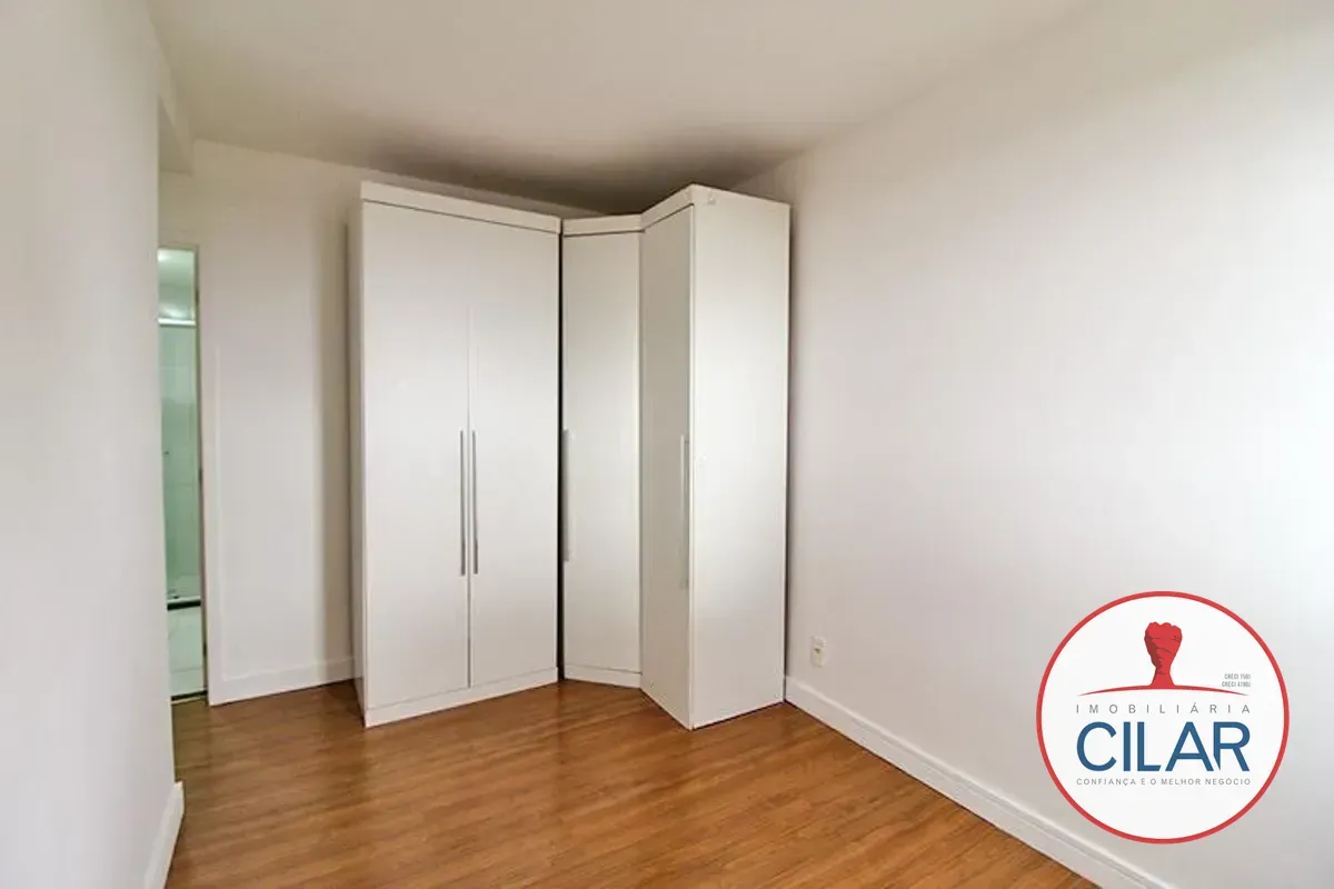 2-bedroom apartment in a building with a gym — photo 8