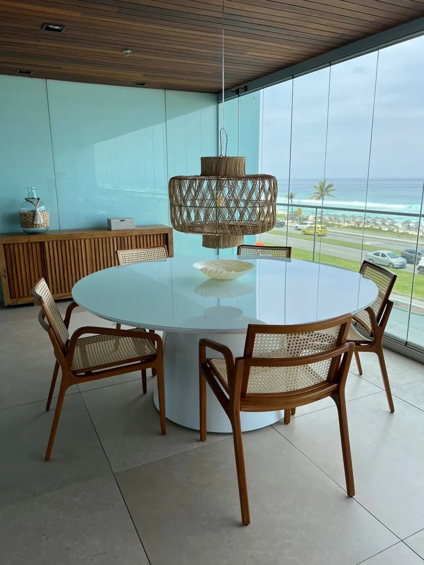 Furnished apartment with balcony and private BBQ area — photo 25