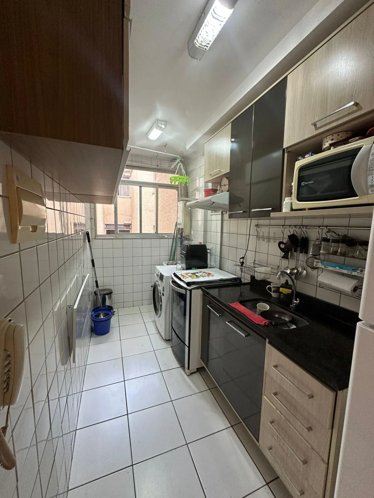 Furnished apartment with 3 bedrooms and 1 bathroom — photo 20